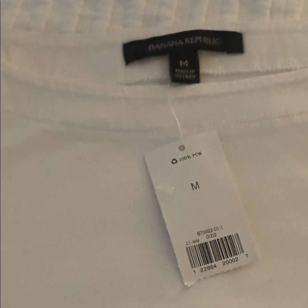 NWT Banana Republic white cotton top with flutter sleeves M